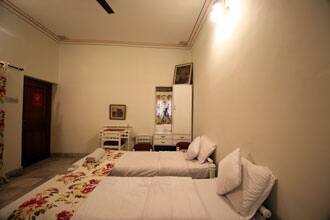 Sneh Deep Guest House, Kolkata 4